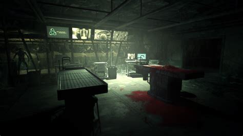 Outlast: Survive Horrific Experiments and Escape the Asylum's Grip!